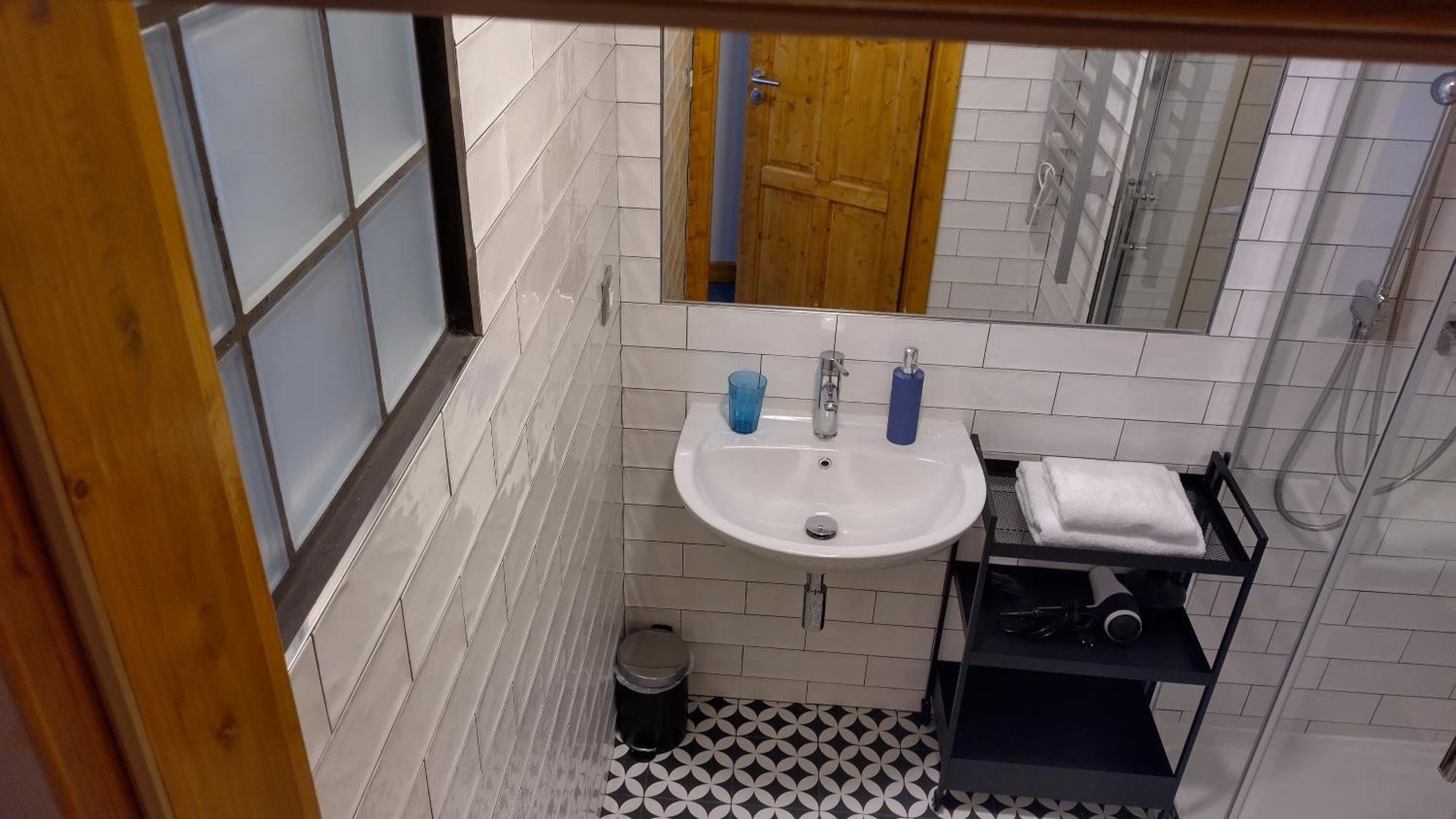 Apartment S42 *